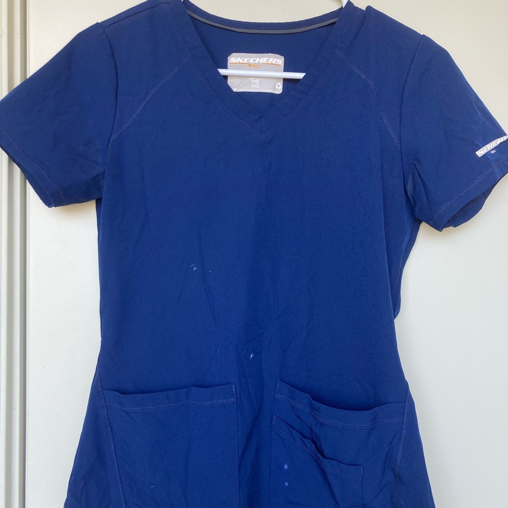 SKECHERS UNIFORMS SCRUP TOP